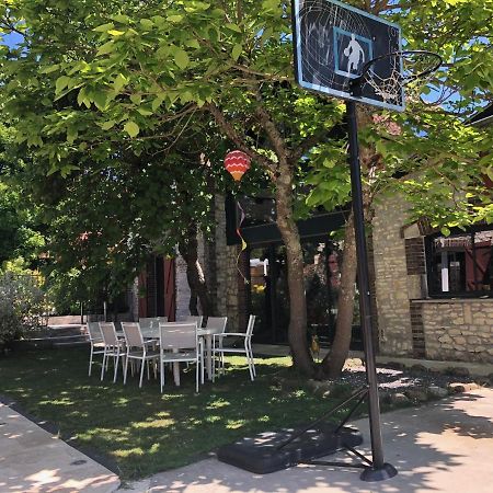 Saint-Maurice-le-Vieil Le Rouge & Blanc B&B 외부 사진