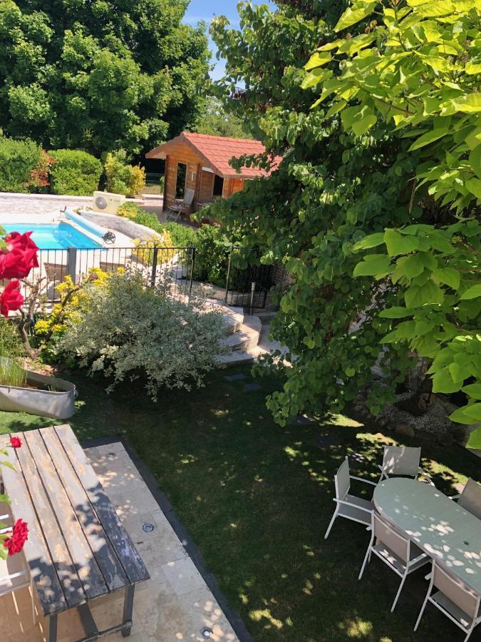 Saint-Maurice-le-Vieil Le Rouge & Blanc B&B 외부 사진