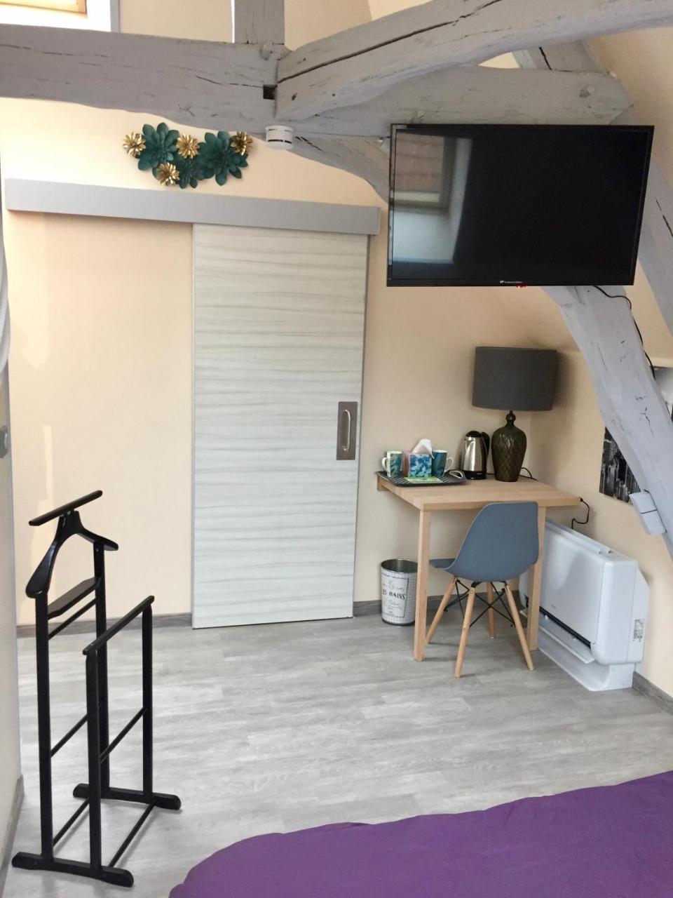 Saint-Maurice-le-Vieil Le Rouge & Blanc B&B 외부 사진
