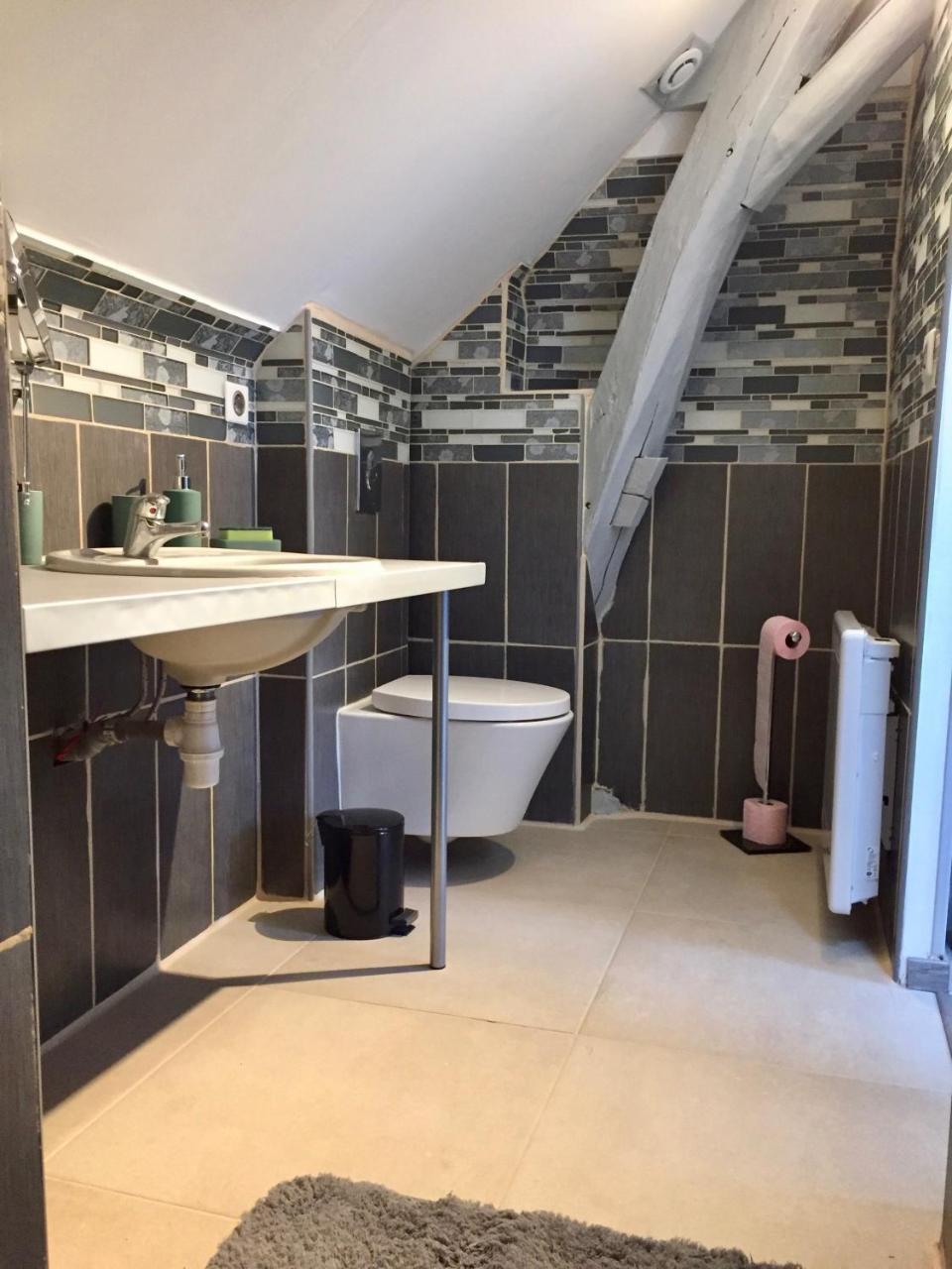 Saint-Maurice-le-Vieil Le Rouge & Blanc B&B 외부 사진