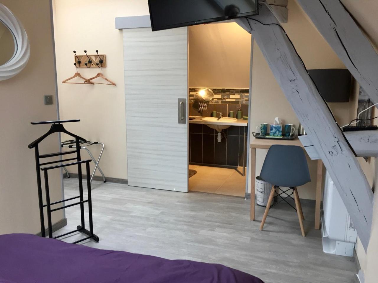 Saint-Maurice-le-Vieil Le Rouge & Blanc B&B 외부 사진