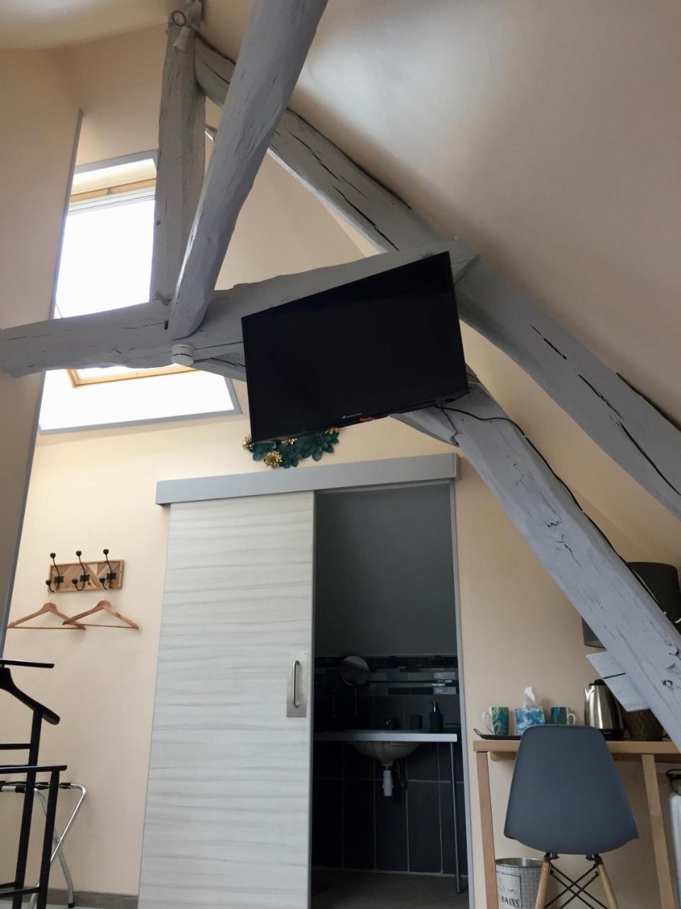 Saint-Maurice-le-Vieil Le Rouge & Blanc B&B 외부 사진