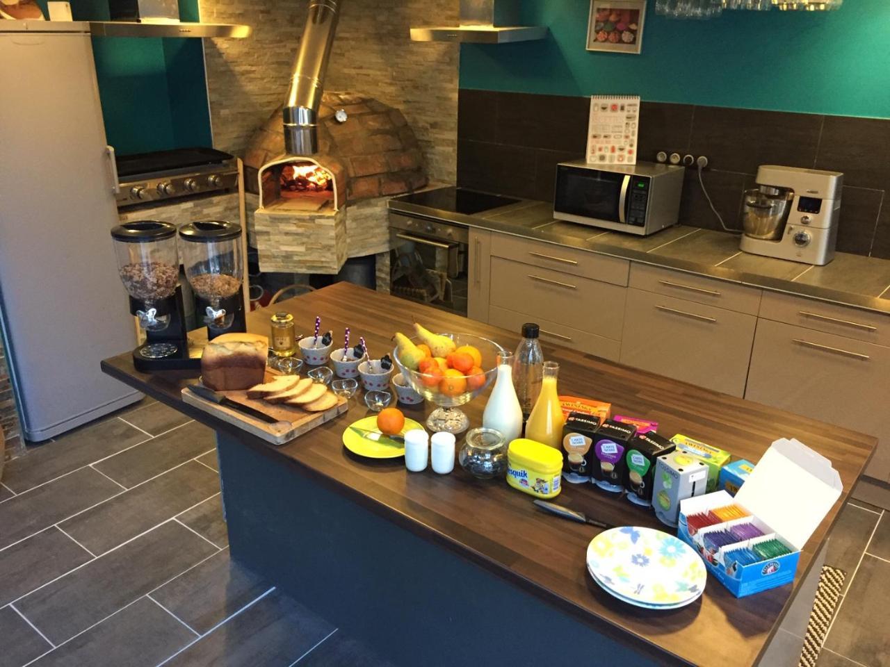 Saint-Maurice-le-Vieil Le Rouge & Blanc B&B 외부 사진